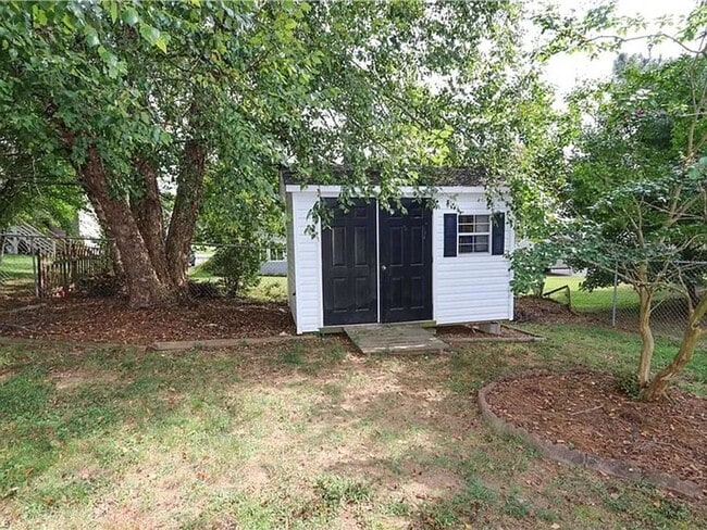 Building Photo - 4820 Manteo Ln