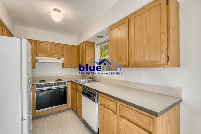 Building Photo - 54 SE 74th Ave