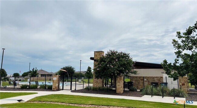 Building Photo - 326 Butterfly Rose Dr