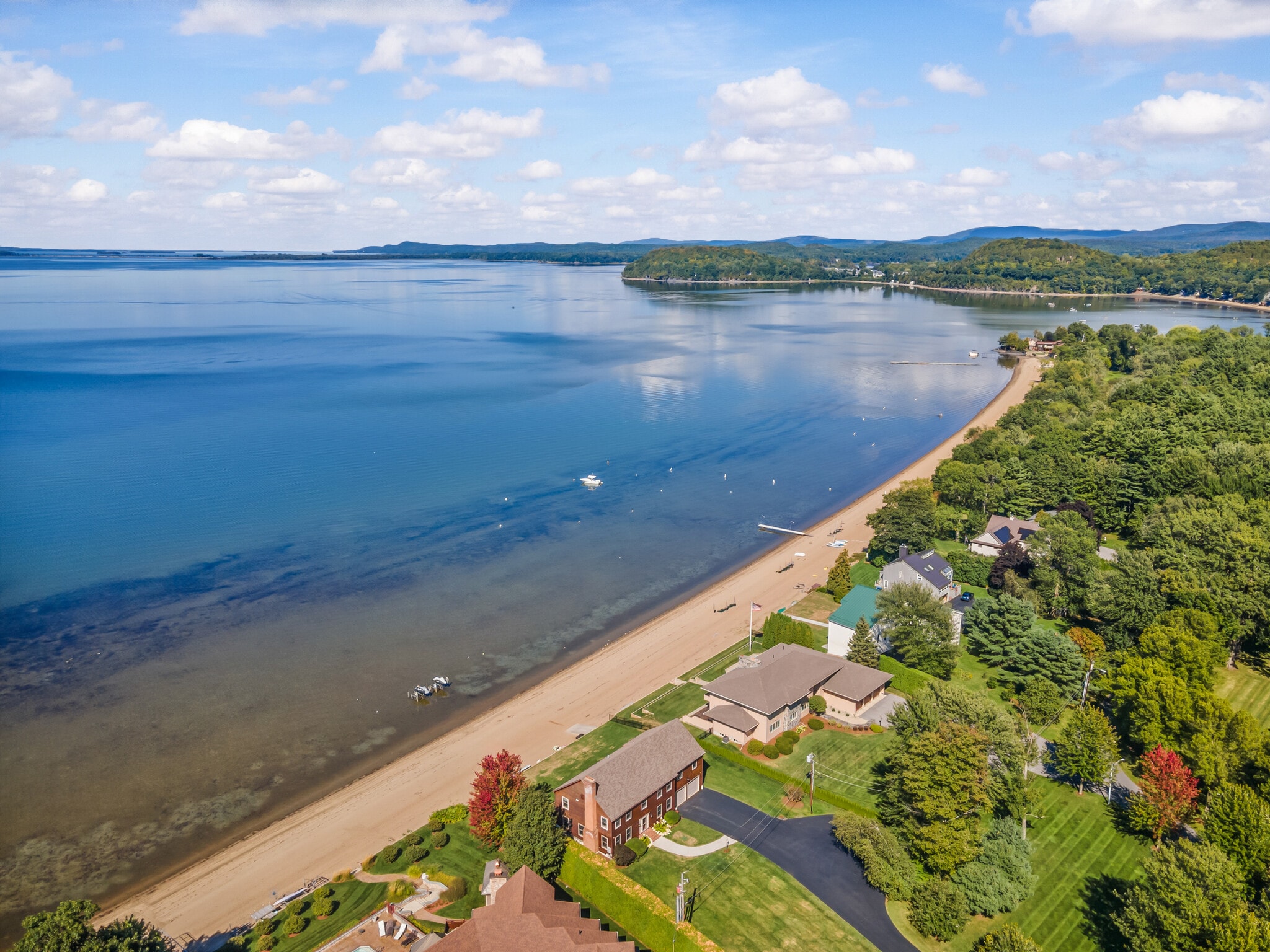 Building Photo - 185 Thayer Bay Rd