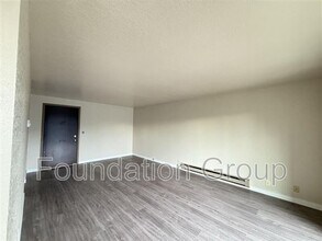 Building Photo - 938 N 100th St