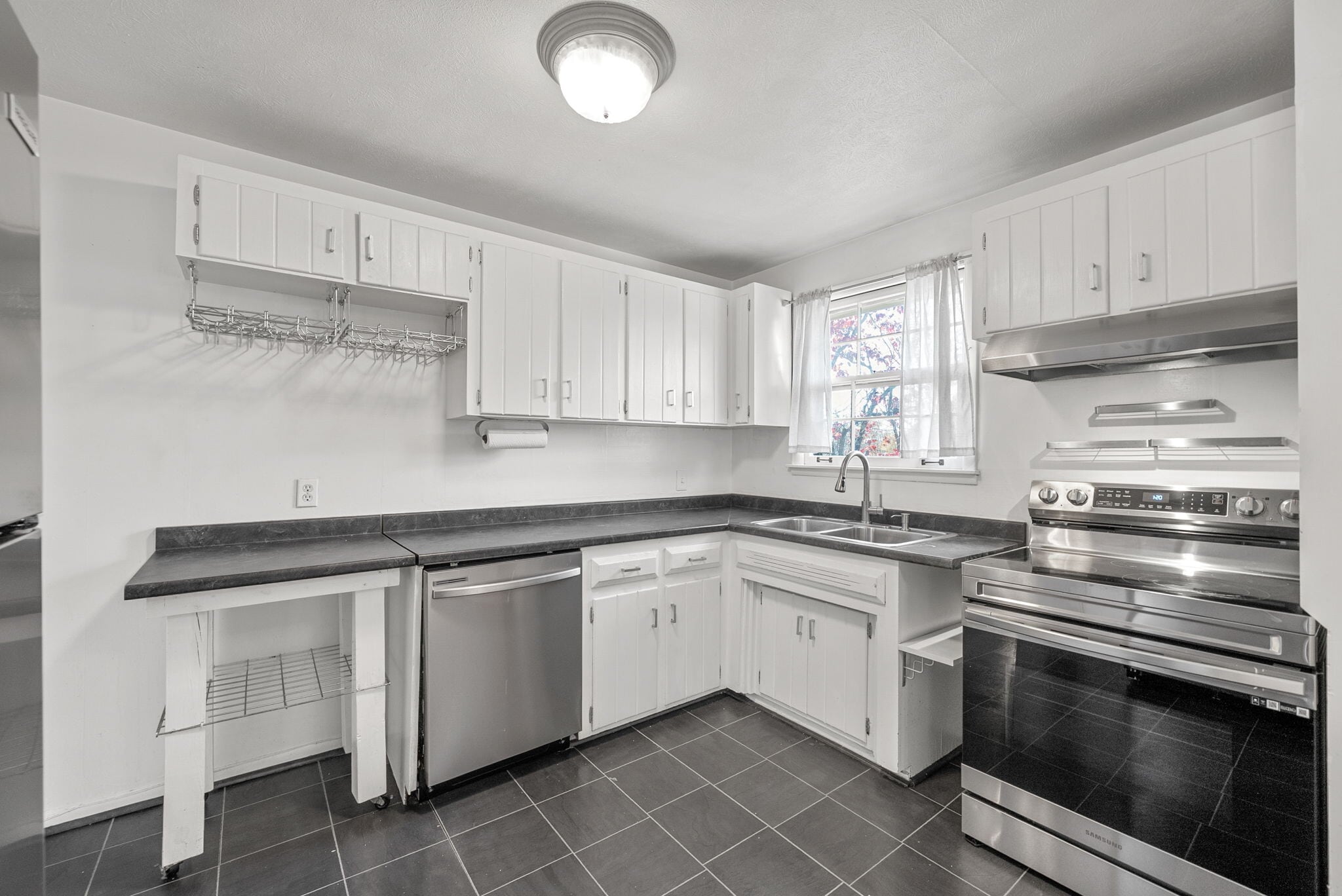 Building Photo - 4807 Jeffery Dr