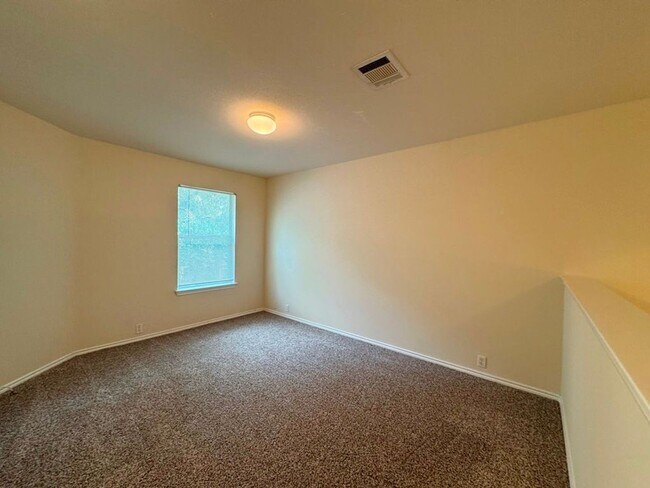 Building Photo - 251A Utterback