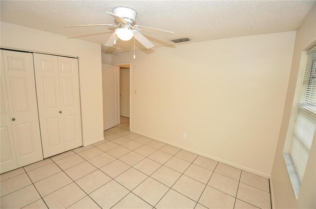 Building Photo - 1432 E Fern Rd