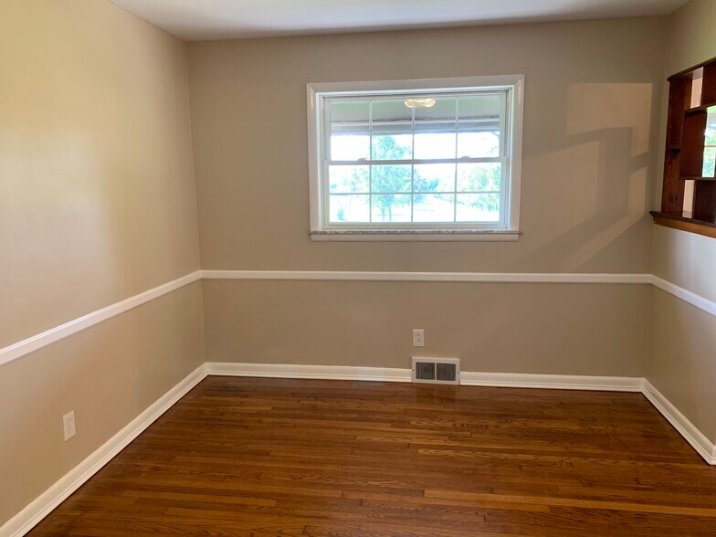 Building Photo - 2900 Newtown Pike