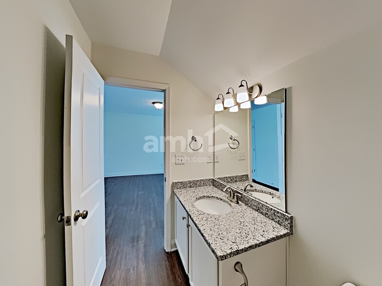 Building Photo - 215 Stowe Rd