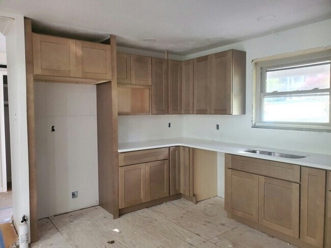 Building Photo - 300 Suburban Rd