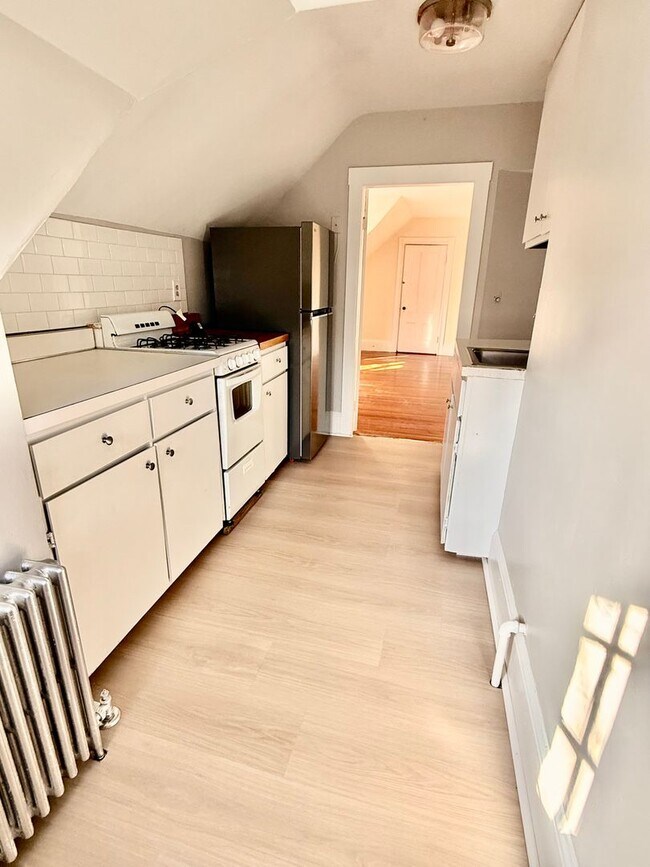 Building Photo - 8 Quint Ave