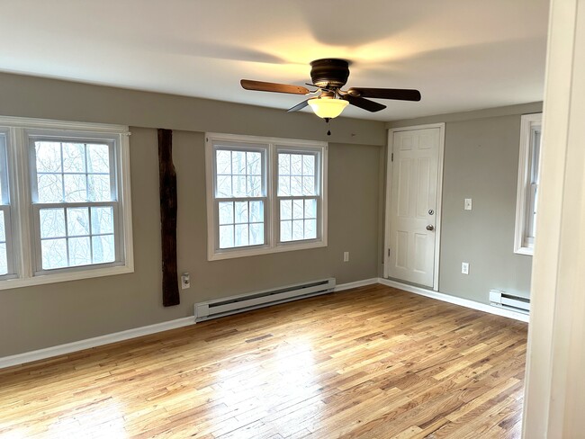 Building Photo - 11 Upper Malletts Ln