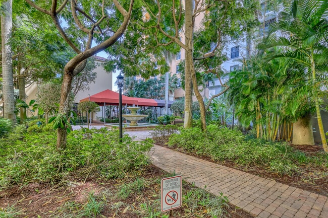 Building Photo - 651 Okeechobee Blvd