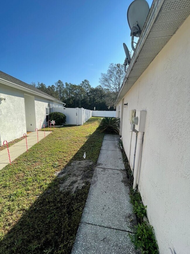 Building Photo - Quiet & Cozy Wesley Chapel Home with Great Yard – $1,850/mo
