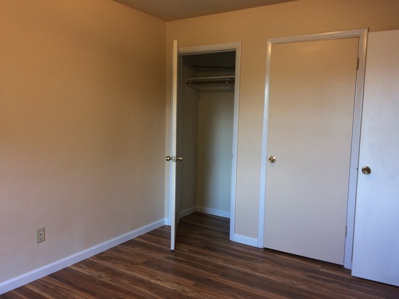 212 D - 212 Lindell Dr