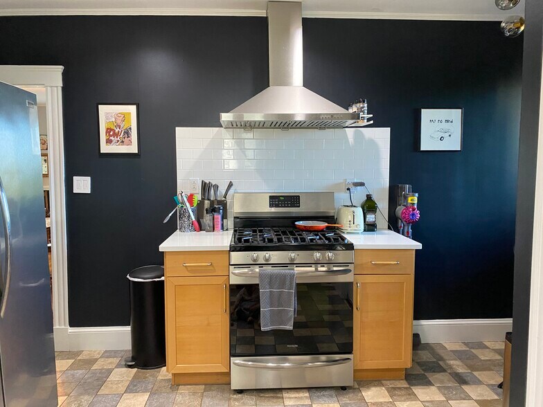 Building Photo - 29 Wachusett St