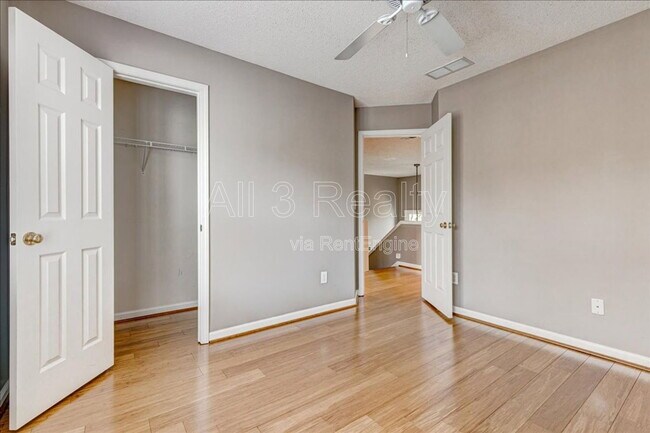 Building Photo - 2540 Alvecot Cir SE
