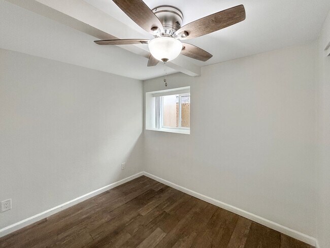 Building Photo - Charming 3BD/1BA Condo in University Heigh...