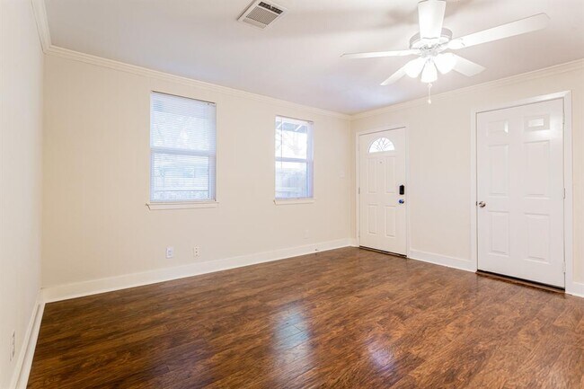 Building Photo - 1909 Morrow St