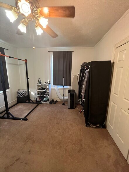 Building Photo - 411 7th St