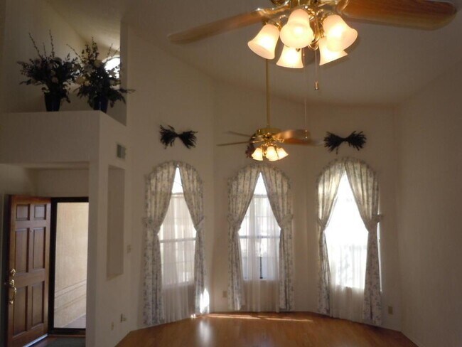 Building Photo - 2059 Columbia Ct NE