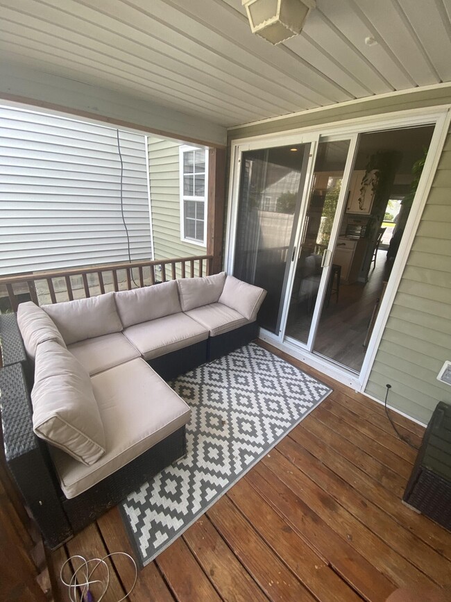 Porch & Slider to Kitchen - 539 Tayrn Dr