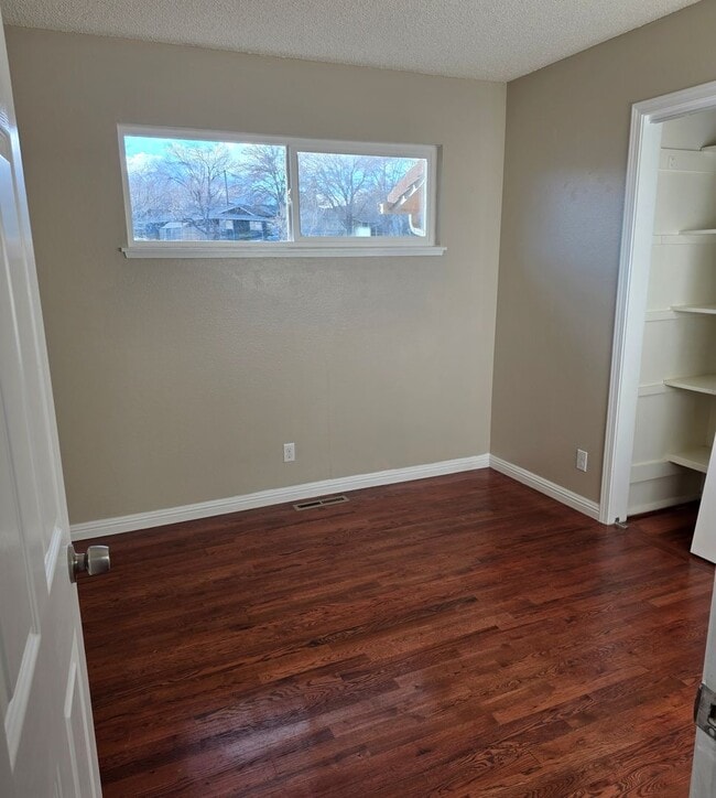 Building Photo - Northwest home