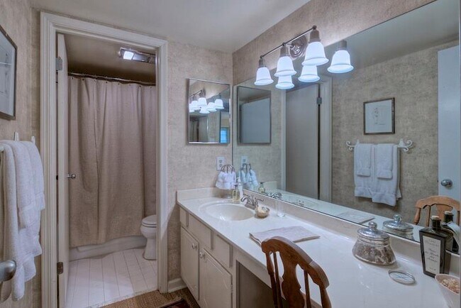 Building Photo - 56 La Rue Pl NW
