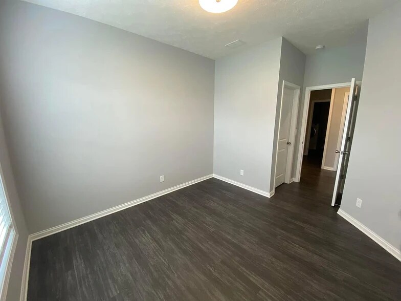 Building Photo - 4154 Little Bluestem Dr