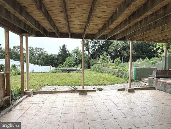 Building Photo - 1211 Temfield Rd
