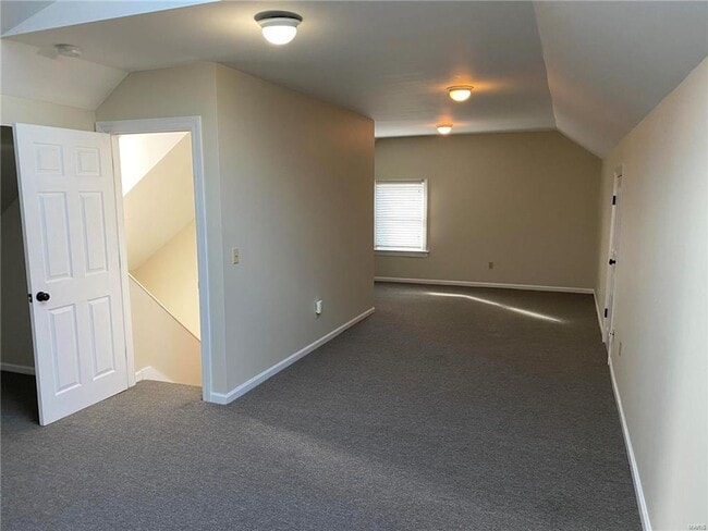 Building Photo - 816 Ann Ave