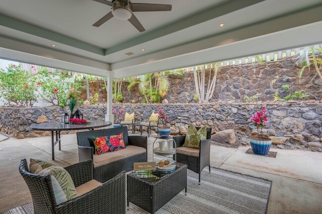 Building Photo - 912 N Niheu Pl