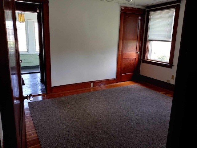 Building Photo - 467 Farmington Ave