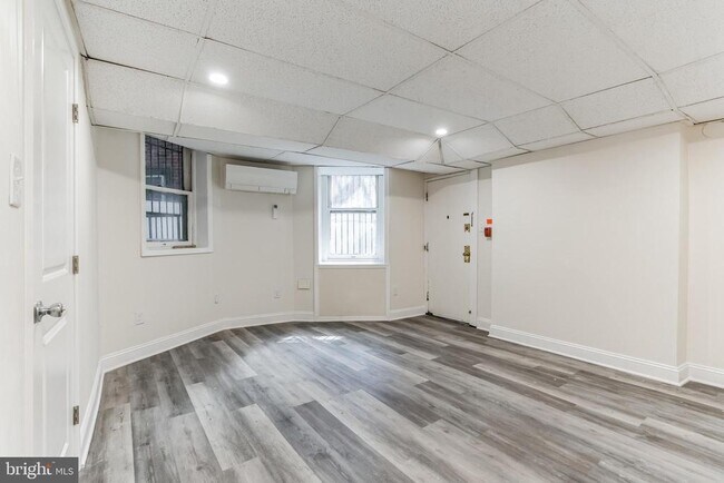 Building Photo - 2019 Locust St