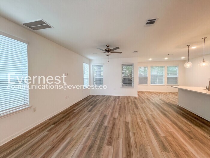 Building Photo - 1517 Iberville Dr