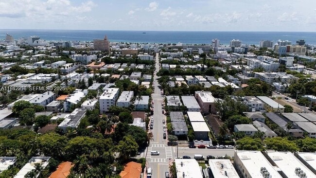 Building Photo - 1050 7th St