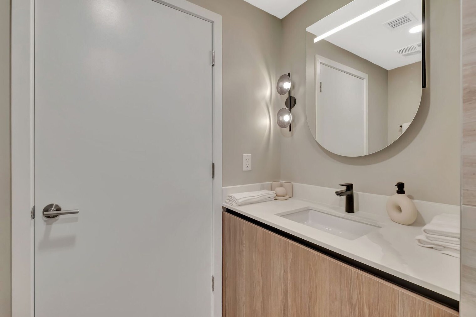 Building Photo - 580 72nd St