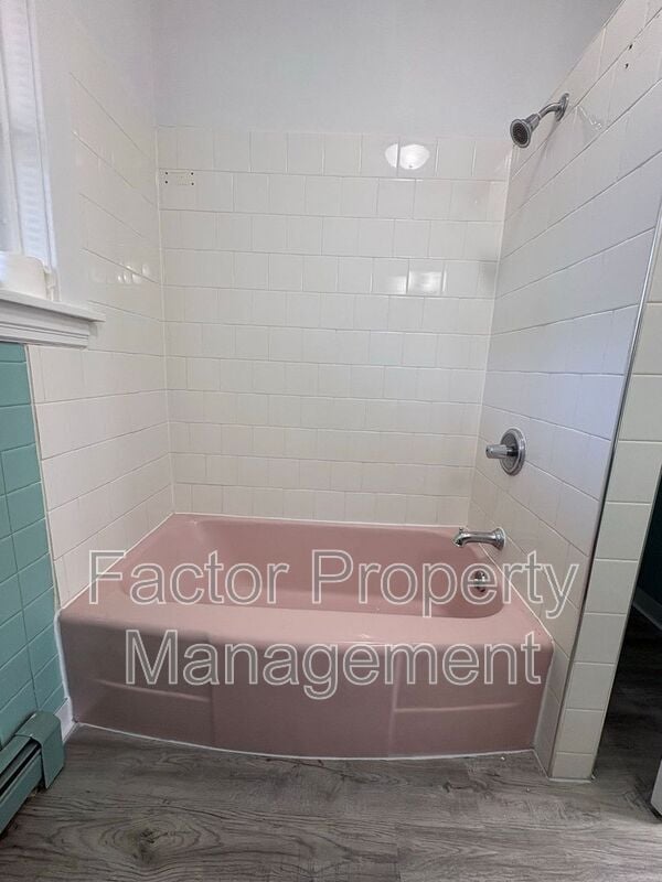 Building Photo - 122 Parsons St