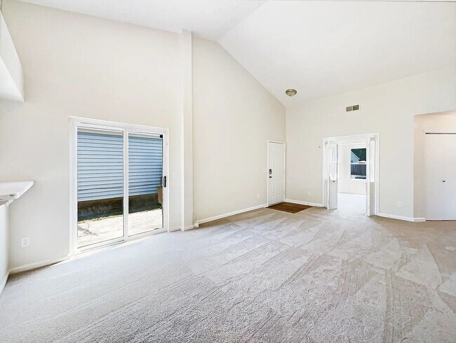 Building Photo - 3 bedroom 2 bathroom East Nashville!