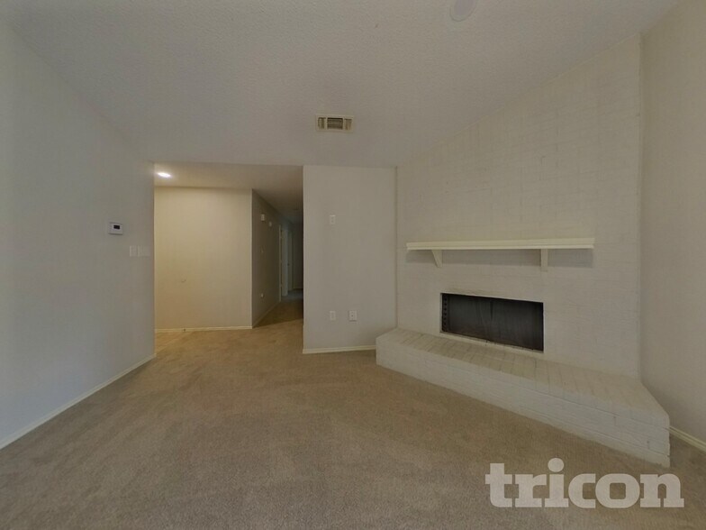 Building Photo - 537 Greenway Dr