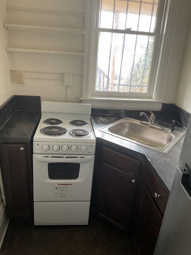 Building Photo - 1400 N 2nd St