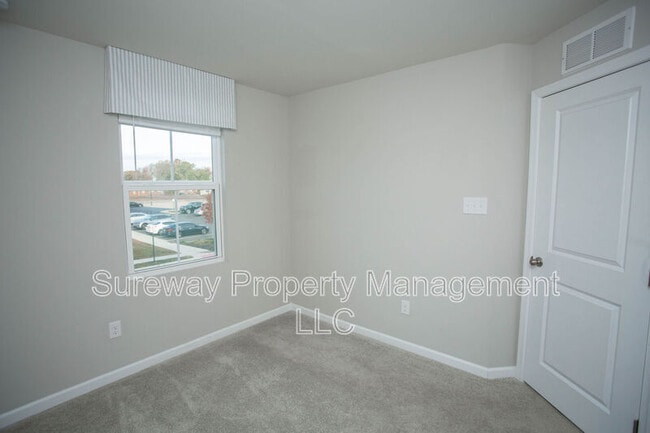 Building Photo - 2 Mulberry ln