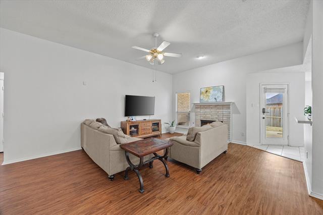 Building Photo - 703 Primrose Ln