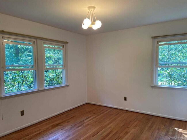 Building Photo - 2 Livingston Rd