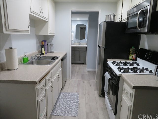 Primary Photo - 1360 W Lambert Rd