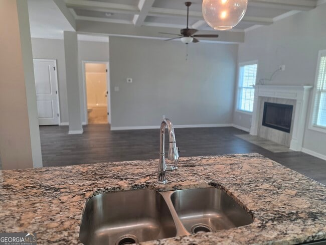 Building Photo - 132 W River Cane Run