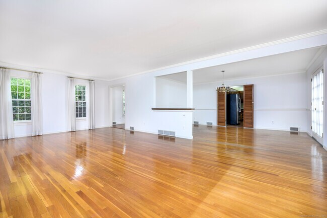 Building Photo - 6 Baldwin Pl