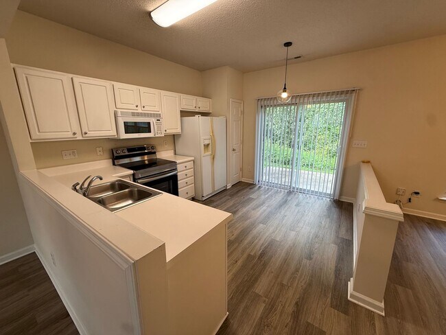 Building Photo - 146 Brentfield Loop
