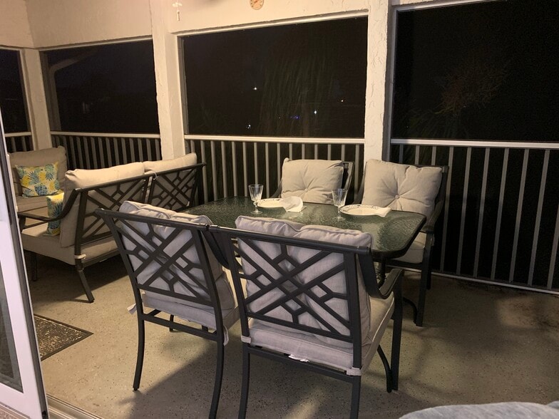 Building Photo - 195 Peppermint Ln