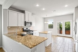 Building Photo - 22139 Approach