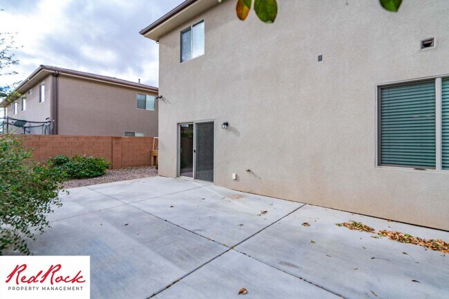 Building Photo - 4 Bedroom Home Near Golf Courses In St. George