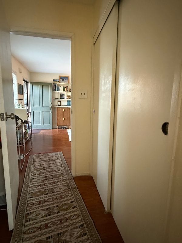 Building Photo - 2223 1/2 Oak Glen Place