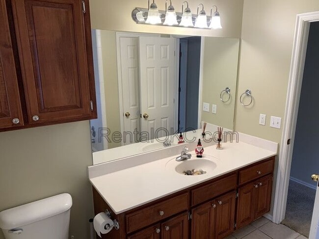 Building Photo - 3 Bed 2 Bath Edmond home with Office [STORM SHELTER]